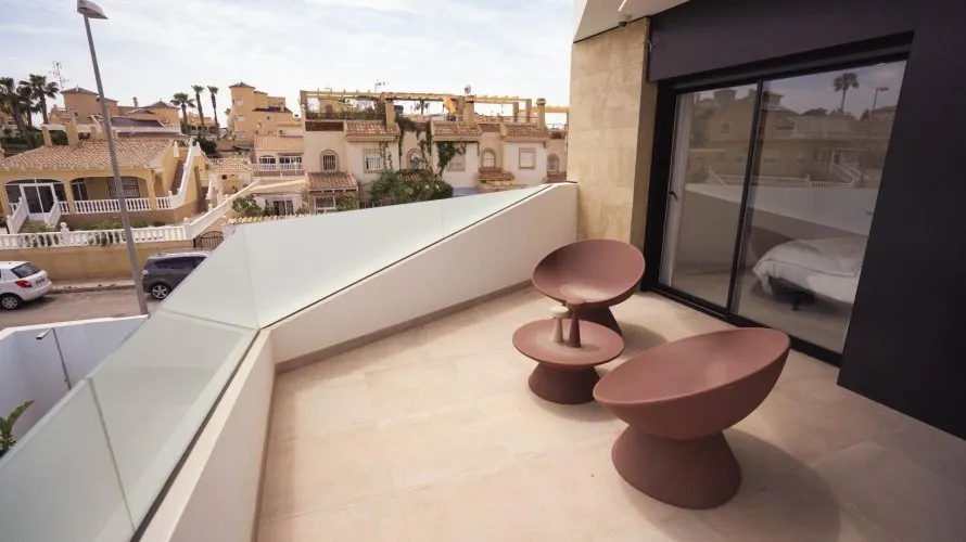 Villa de 3 chambres à La Florida, Spain No. 690 № 4