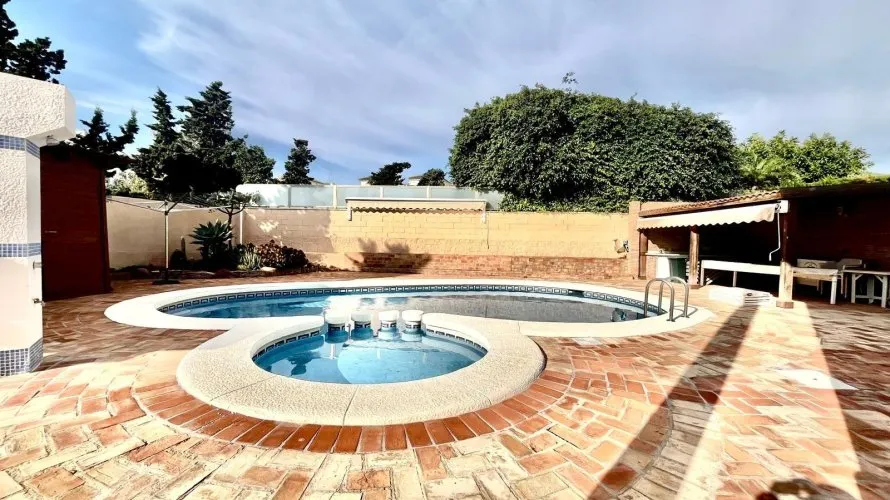 Villa de 4 chambres à Torrevieja, Spain No. 424 № 5