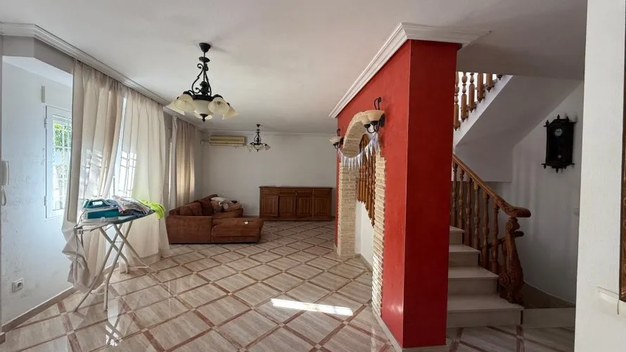 House de 3 chambres à Torrevieja, Spain No. 670 № 4