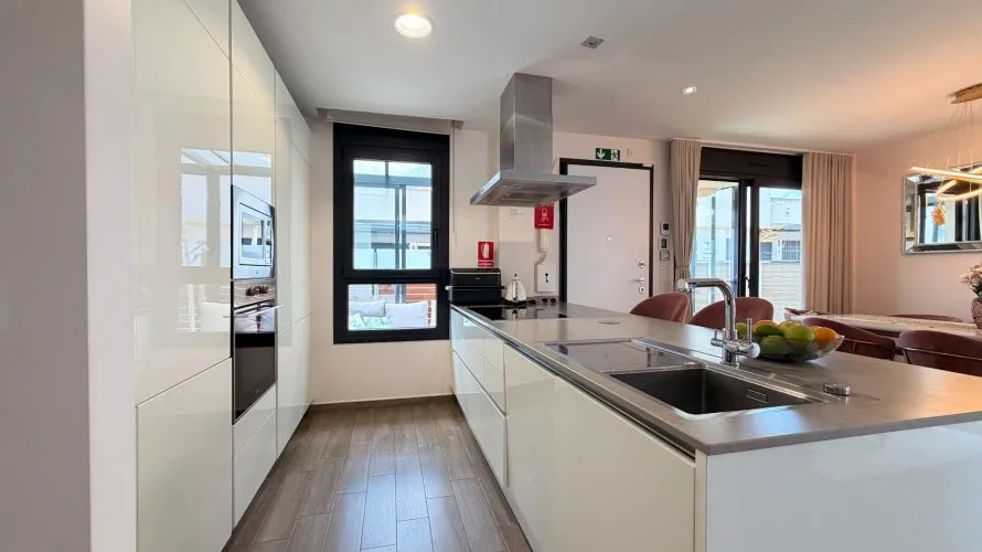 Villa de 5 chambres à Torrevieja, Espagne No. 707 № 12