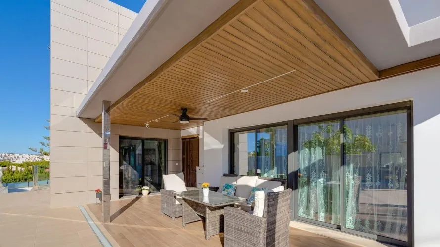 Villa de 461m² à Torrevieja, Espagne No. 652 № 28