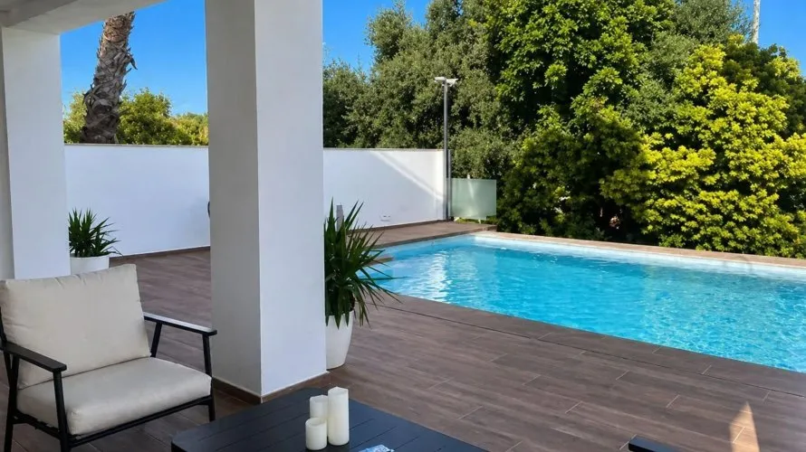 Villa de 5 chambres à Alicante, Espagne No. 739 № 1