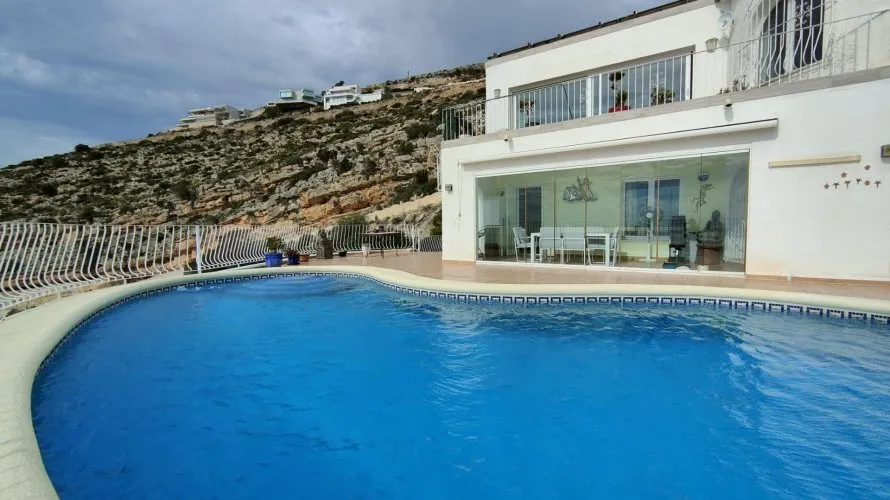Villa de 209m² à Benitachell, Espagne No. 732 № 2