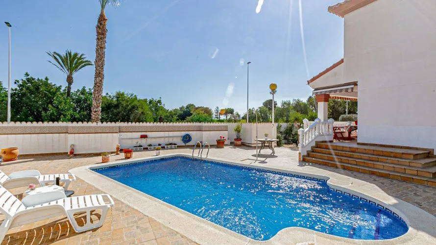 Villa de 185m² à Castilblanco de los Arroyos, Espagne No. 756 № 26