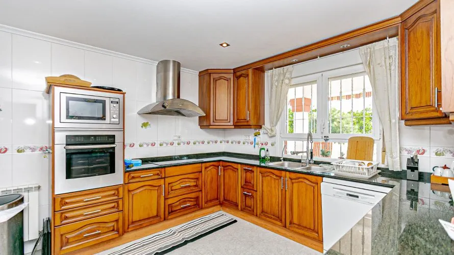 Villa de 185m² à Castilblanco de los Arroyos, Espagne No. 756 № 8