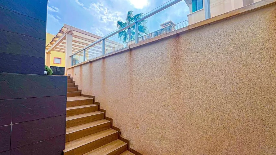Villa de 5 chambres à La Zenia, Espagne No. 731 № 3