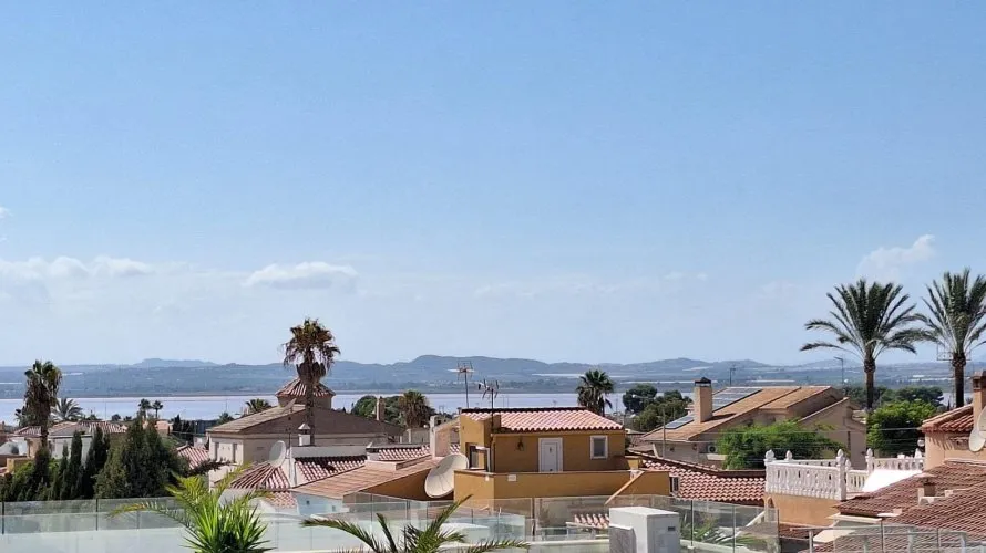 Villa de 106m² à Torrevieja, Espagne No. 728 № 23