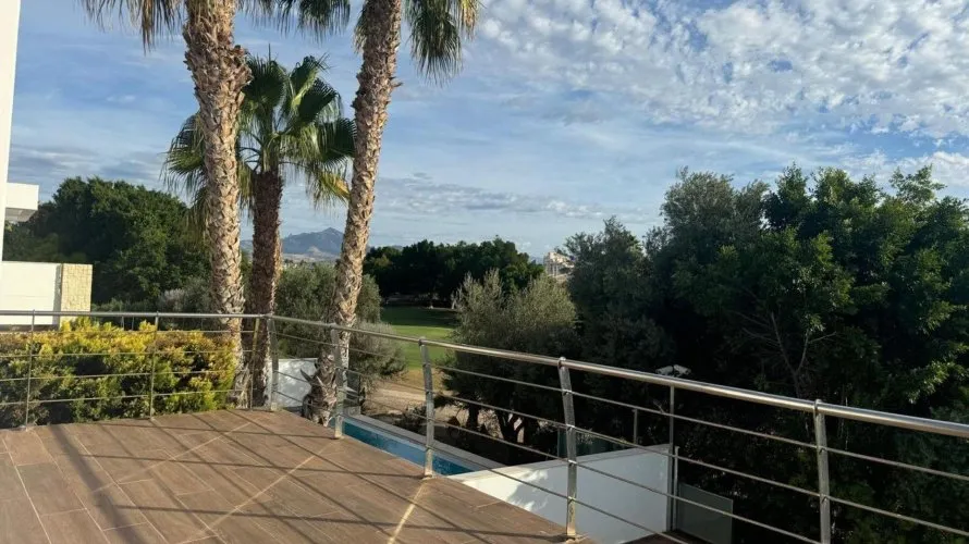 Villa de 5 chambres à Alicante, Espagne No. 739 № 22