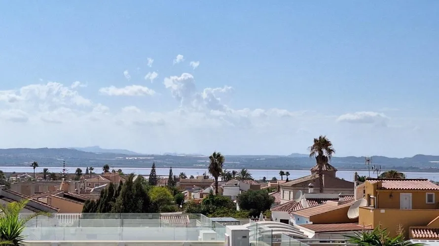 Villa de 106m² à Torrevieja, Espagne No. 728 № 24