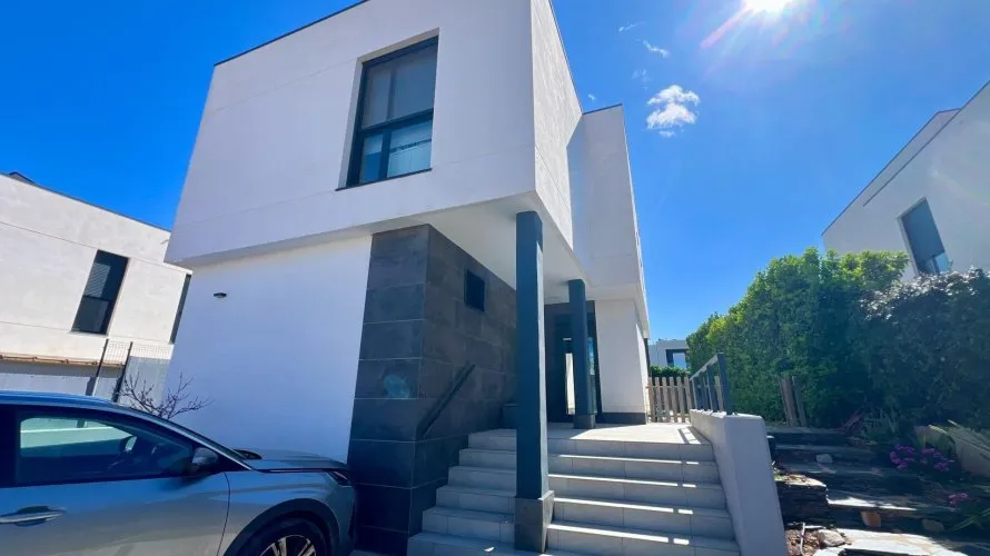 Villa de 3 chambres à Betera, Espagne No. 755 № 2