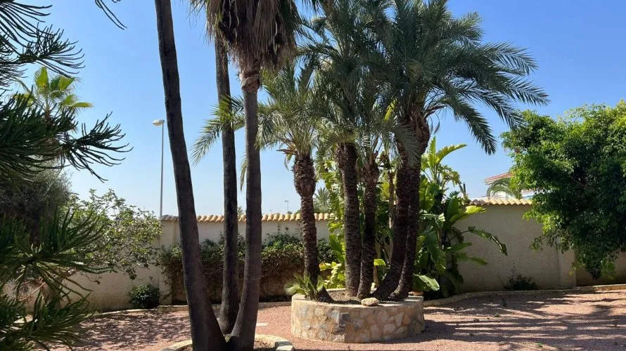 Villa de 236m² à Rojales, Espagne No. 723 № 1