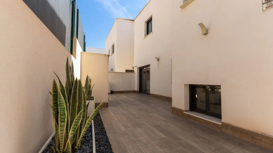 Villa de 210m² à San Miguel de Salinas, Espagne No. 790 № 10