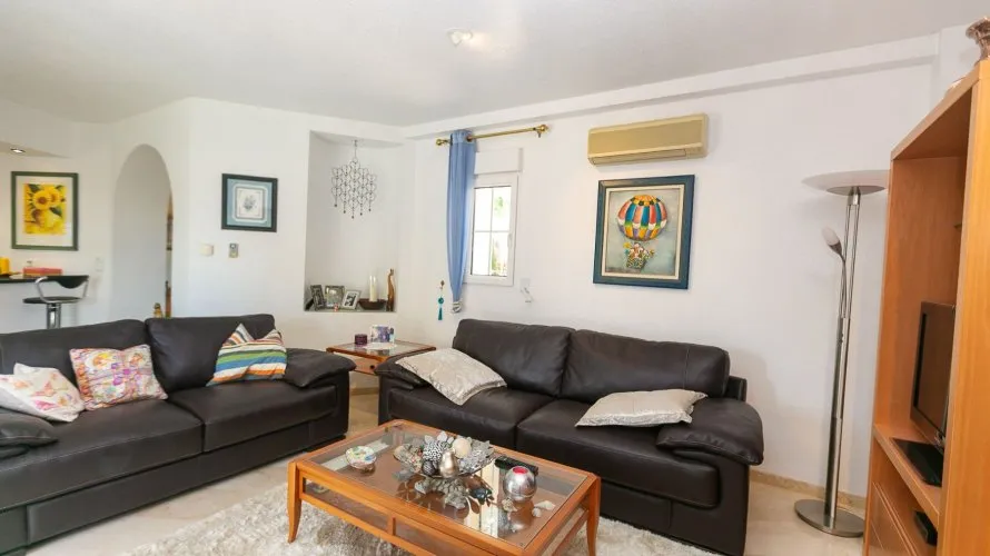 Villa de 194m² à Alicante, Espagne No. 763 № 18
