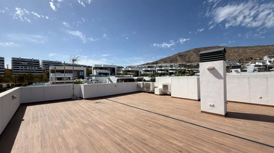 House de 324m² à Finestrat, Espagne No. 771 № 2