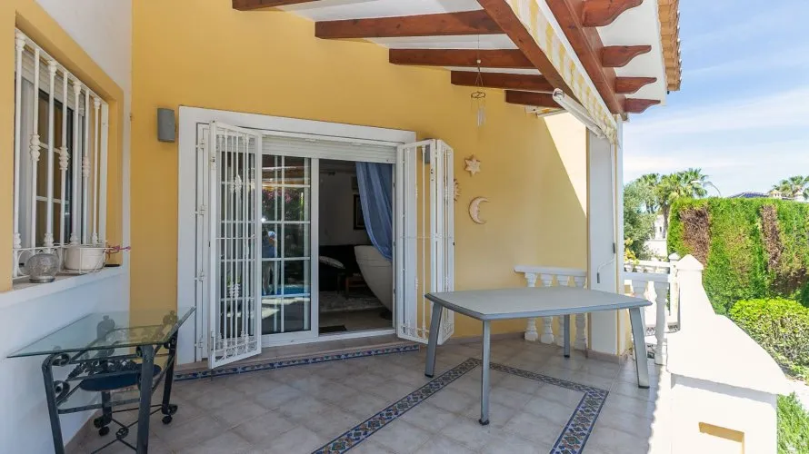 Villa de 194m² à Alicante, Espagne No. 763 № 25