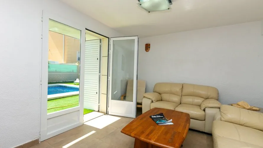 Villa de 293m² à La Zenia, Espagne No. 766 № 18
