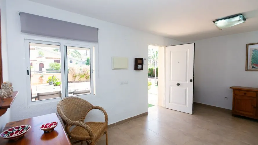 Villa de 293m² à La Zenia, Espagne No. 766 № 22