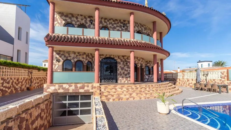 Villa de 624m² à La Zenia, Espagne No. 788 № 28