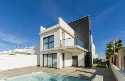 Villa de 4 chambres à San Miguel de Salinas, Espagne No. 845