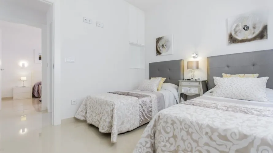 Villa de 4 chambres à San Miguel de Salinas, Espagne No. 845 № 8