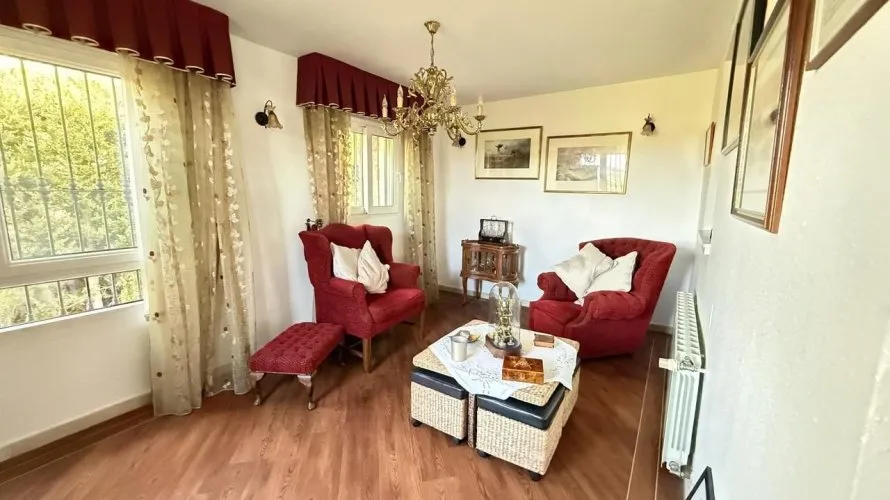 Villa de 220m² à Alicante, Espagne No. 890 № 22