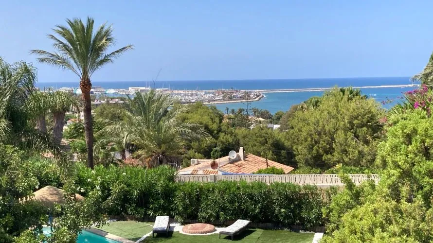 Villa de 180m² à Denia, Espagne No. 864 № 25
