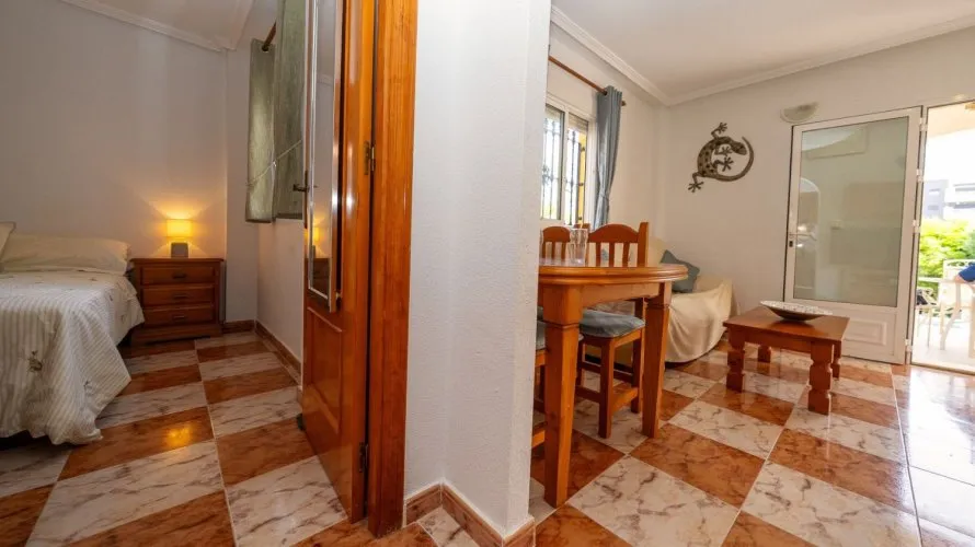 Villa de 96m² à La Zenia, Espagne No. 887 № 9