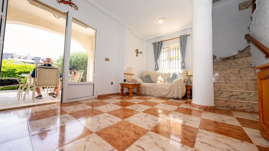 Villa de 96m² à La Zenia, Espagne No. 887 № 13