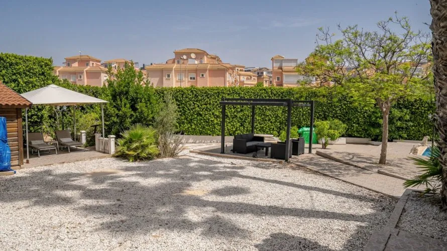 Villa de 96m² à La Zenia, Espagne No. 887 № 17