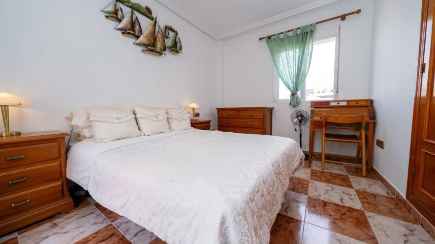 Villa de 96m² à La Zenia, Espagne No. 887 № 1