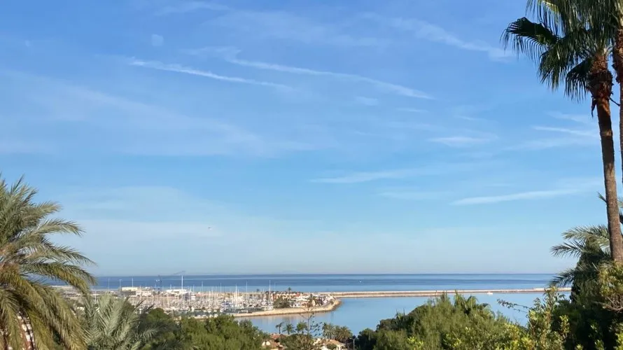 Villa de 180m² à Denia, Espagne No. 864 № 4