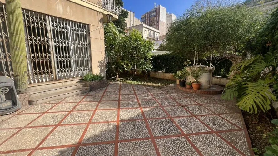 Вилла 352м² в Дения, Испания №860 № 1