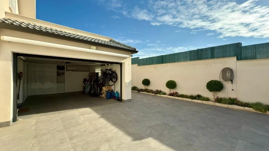 5 bedrooms villa for sale , San Juan, Spain No. 591 № 8