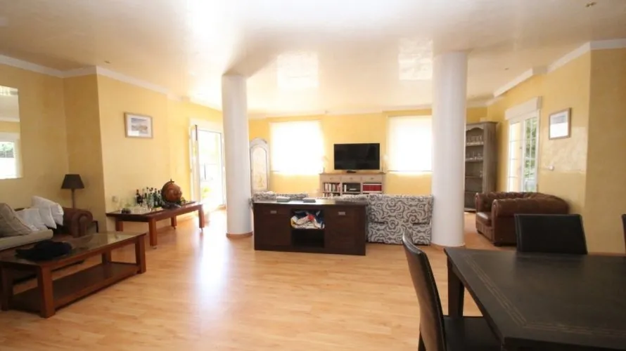 5 bedrooms villa for sale , Cabo Roig, Spain No. 554 № 21