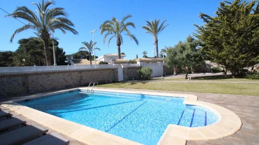 5 bedrooms villa for sale , Cabo Roig, Spain No. 554 № 27