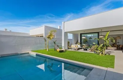 3 bedrooms villa for sale , Mar De Cristal, Spain No. 548