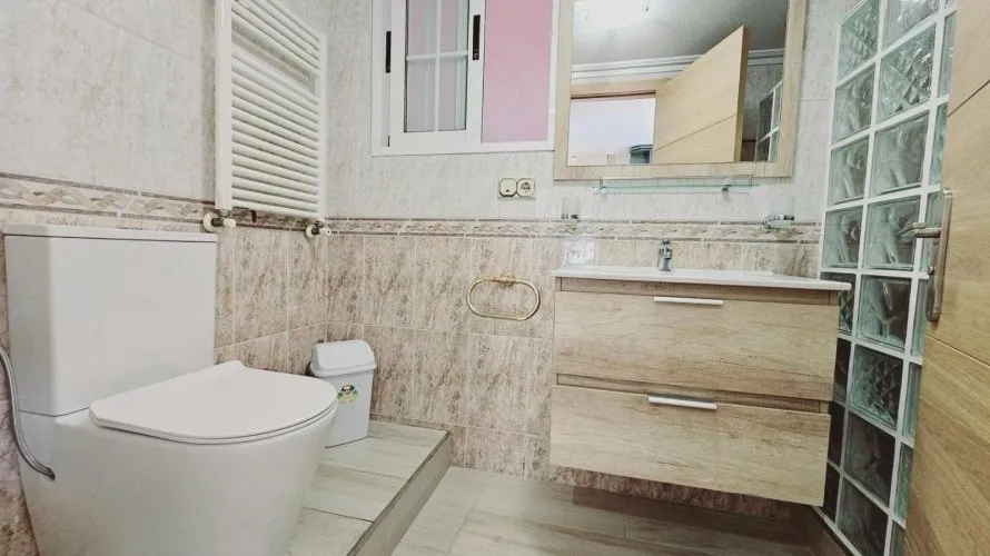 5 bedrooms villa for sale , Torrevieja, Spain No. 606 № 14