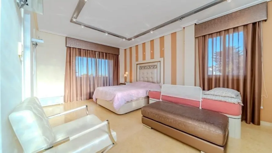 5 bedrooms villa for sale , Torrevieja, Spain No. 611 № 4