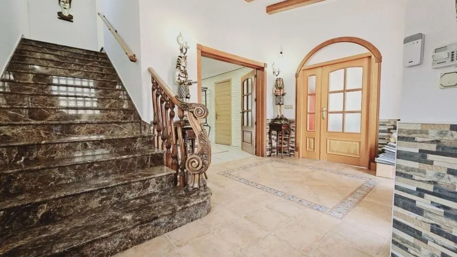 5 bedrooms villa for sale , Torrevieja, Spain No. 606 № 17