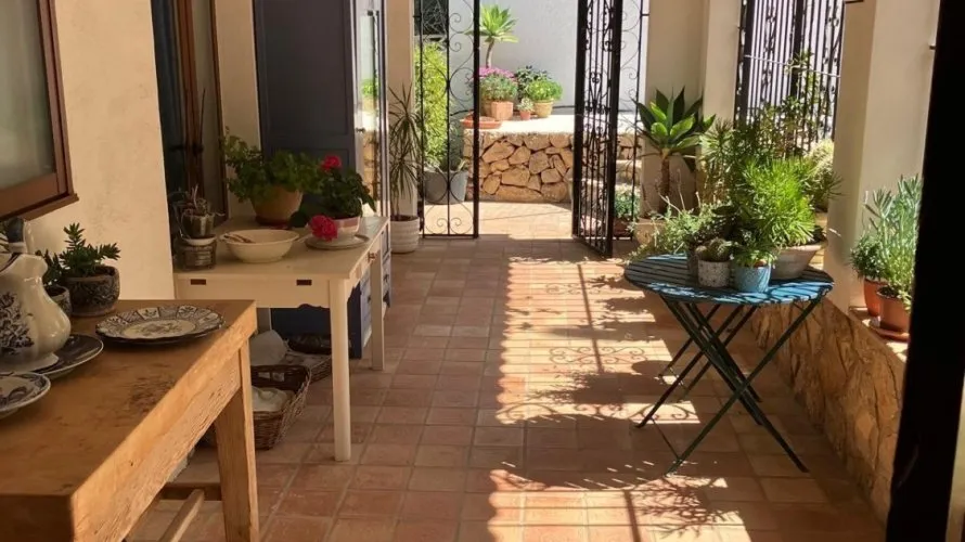 4 bedrooms villa for sale , Albir, Spain No. 566 № 10