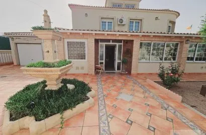 5 bedrooms villa for sale , Torrevieja, Spain No. 606