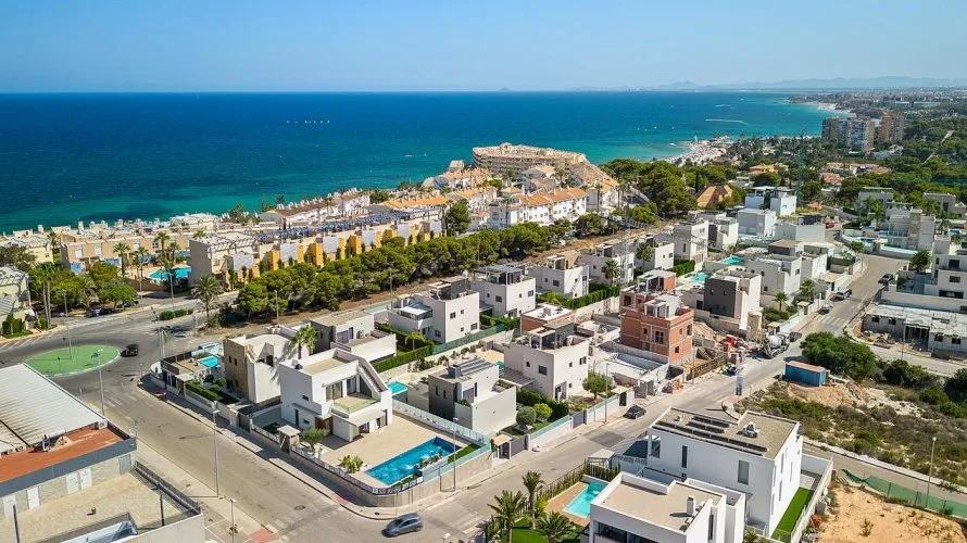 3 bedrooms villa for sale , Campoamor, Spain No. 573 № 2
