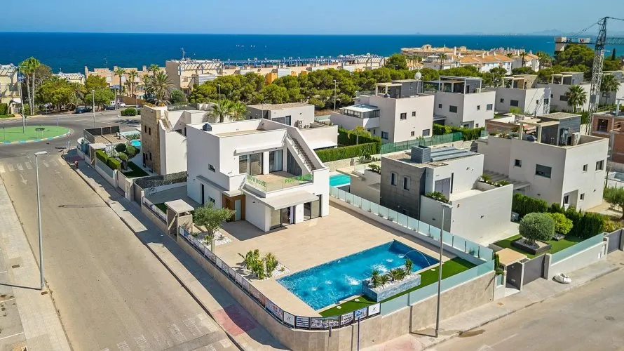 3 bedrooms villa for sale , Campoamor, Spain No. 573 № 1