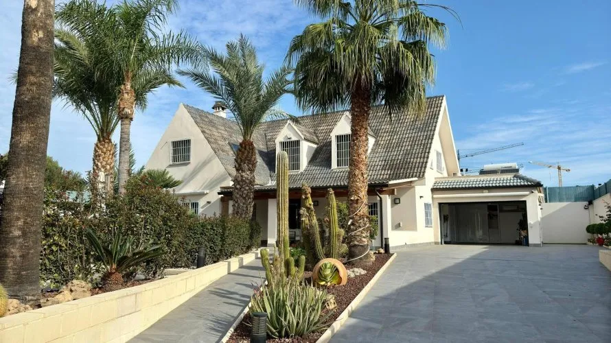 5 bedrooms villa for sale , San Juan, Spain No. 591 № 12