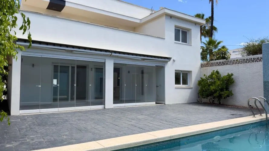 4 bedrooms house for sale, Albir, Spain No. 711 № 15