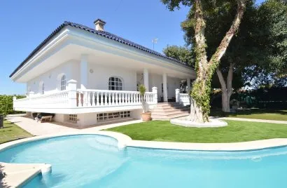 4 bedrooms villa for sale , Torrevieja, Spain No. 409
