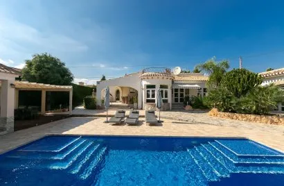 344m² villa for sale , Alicante, Spain No. 677