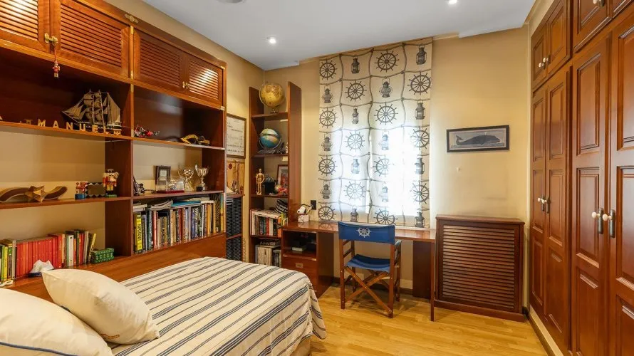 6 bedrooms villa for sale, La Veleta, Spain No. 660 № 28