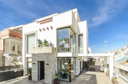 3 bedrooms villa for sale , Playa Honda, Spain No. 454