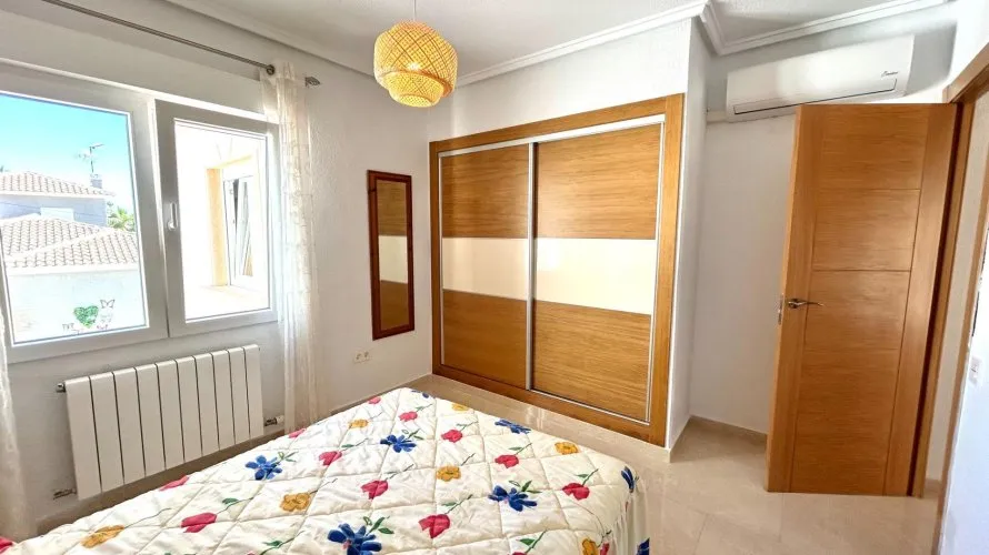 5 bedrooms villa for sale, Rojales, Spain No. 683 № 15